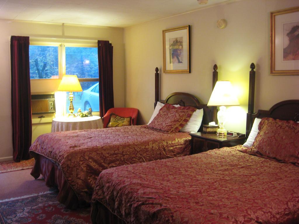 Vintage Motel Wilmington Room photo