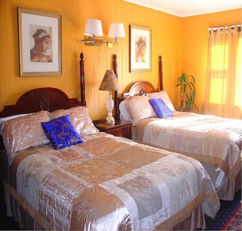 Vintage Motel Wilmington Room photo